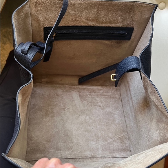 Céline Medium Phantom Bag Textured Calf, Dark Blue Gold Hardware - Picture 11 of 16